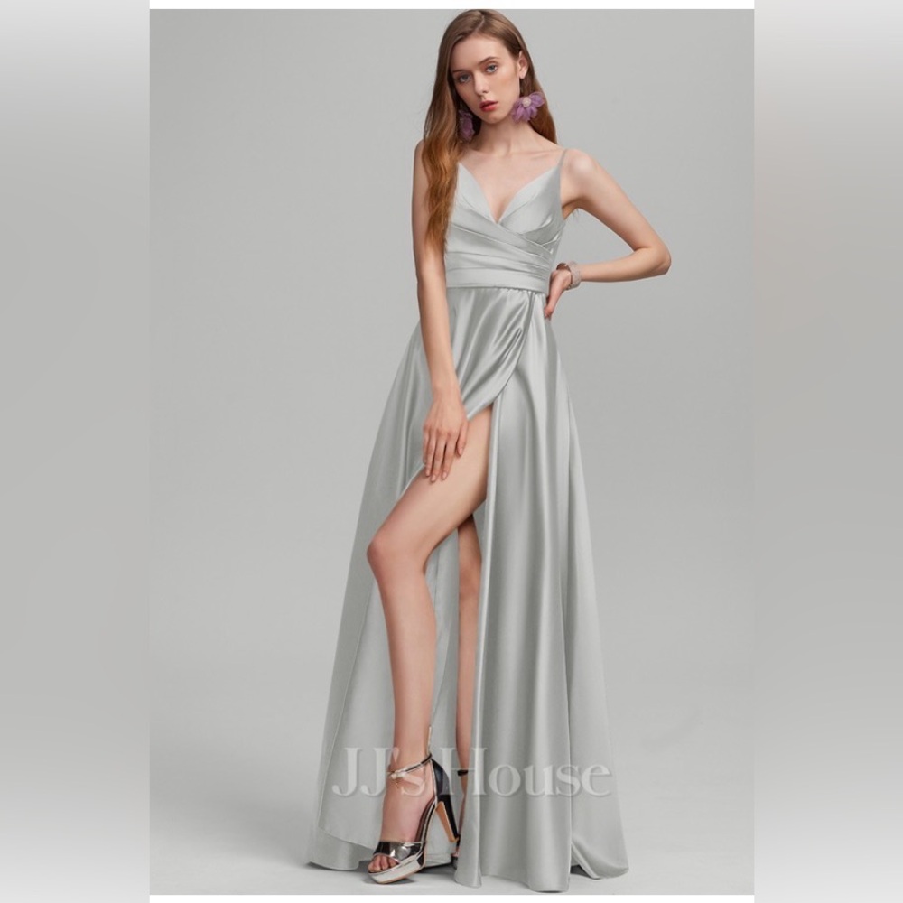 JJs House Elegant Silver Gown